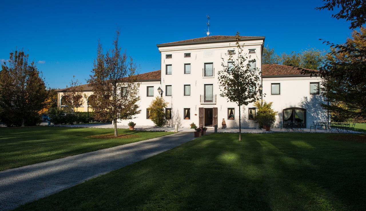 Hotel Villa Dei Carpini Oderzo Exterior photo